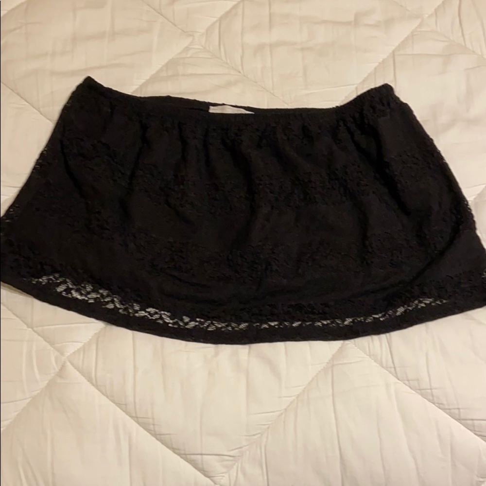 Black strapless crop top